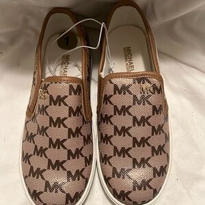 Michael Kors kids slip on shoes. Size 1